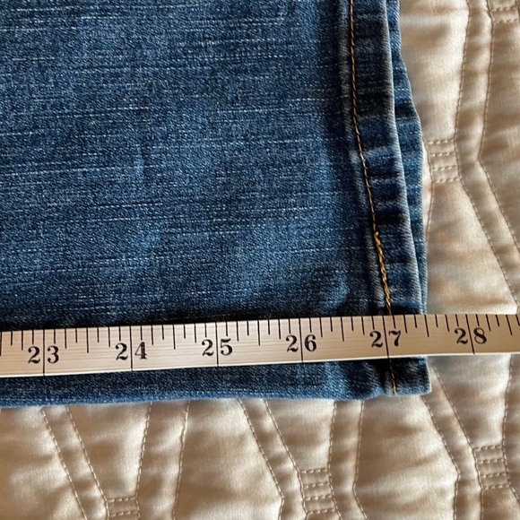 Levi’s Signature Totally Shaping Pull-On Boot Cut Jeans Size 12P - Picture 11 of 12